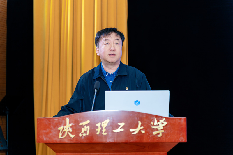 徐鹤.jpg