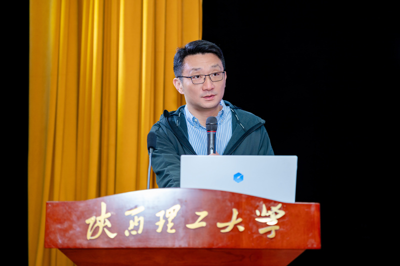 张雷.jpg